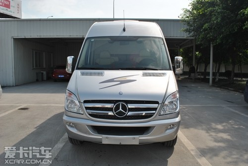 移动商务城堡 实拍奔驰凌特324商务车