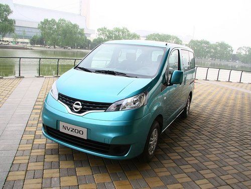 國內量產的nv200採用與東風日產騏達相同的hr16de 1.6l汽油發動機.