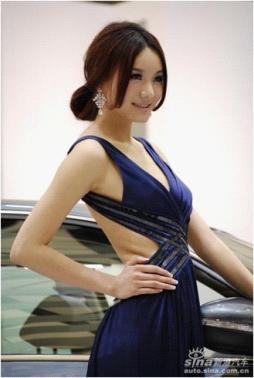 武汉楚天汽车展美女车模全方位解析