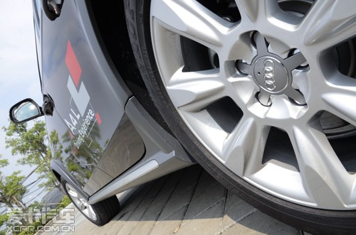 µA4 Allroad quattroȥ