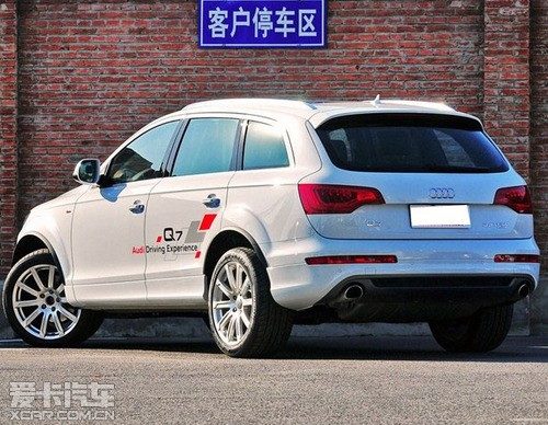 2013款奥迪Q7颜色配置全 现车热销疯狂甩卖