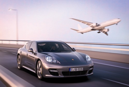 澎湃动力保时捷四门轿跑panamerav8