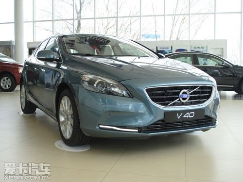 ֶV40