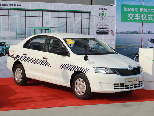 百合斯柯达昕锐驾校车交车仪式圆满举行