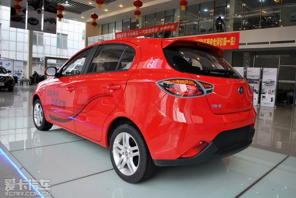 奔腾欧朗两厢版南京到店实拍 接受预订