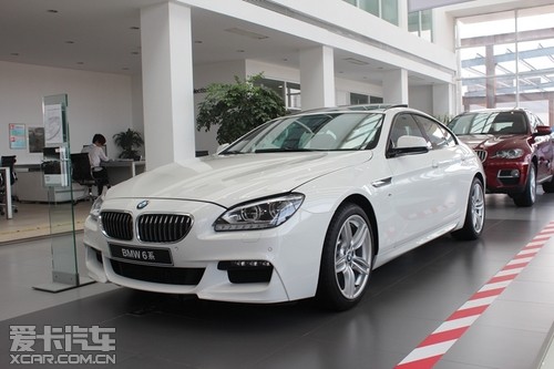 桀骜不驯爱卡到店实拍宝马640i四门轿跑车