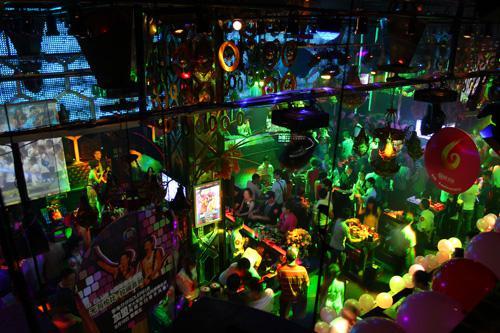 酒吧大PK：哪家才是夜生活的王者？(图3)