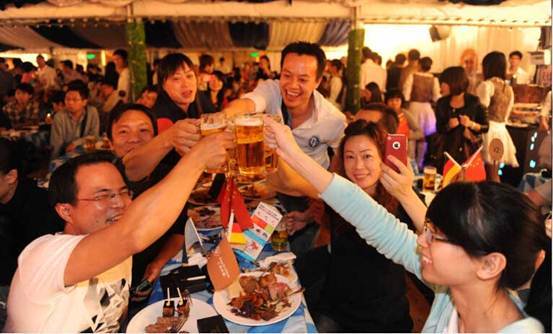 61世界知名慕尼黑至尊皇家hb啤酒畅饮61丰盛的正宗德国自助美食