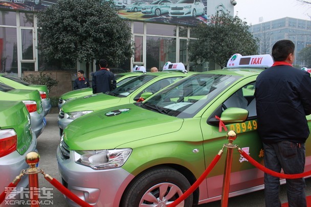 成都市新增340辆雪铁龙全新爱丽舍出租车