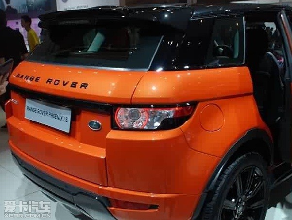 路虎74揽胜极光橙色风暴倾袭邕城