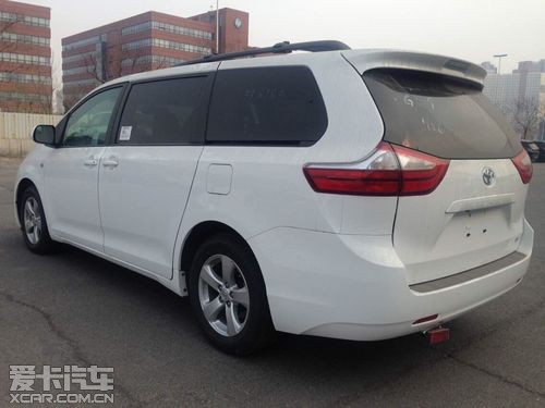 丰田塞纳商务现车全新内饰办公出行神器