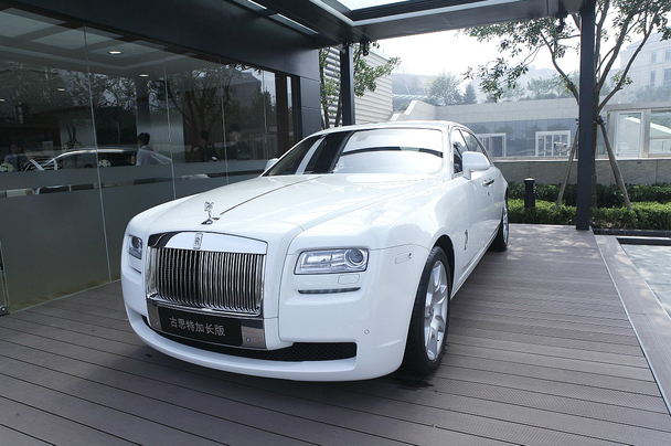 劳斯莱斯汽车大连摩登空间隆重开业