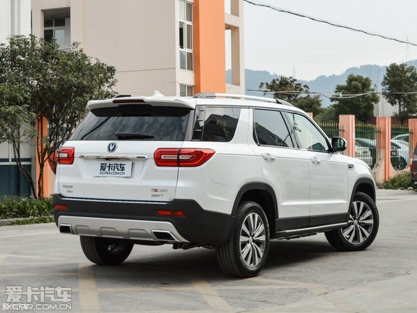 长安cs95到店调查店内已有展车可预订