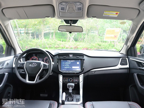 时尚的硬汉上汽大通t60新车到店