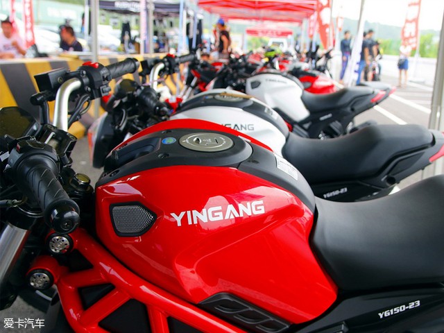 摩托车保险在哪个位置 kplEUggbGb15004317588053115004317588.jpg