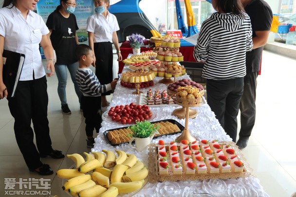 宁夏奔腾汽车大世界4s店举办十周年店庆