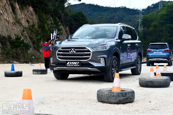 时尚硬朗新选择花都试驾上汽大通d90