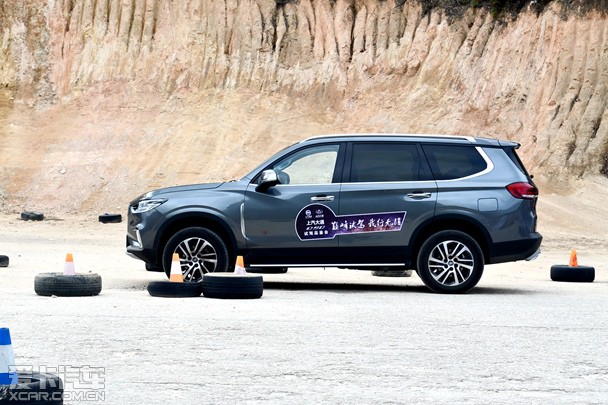 作为上汽大通旗下首款suv,上汽大通在d90身上倾注了很大的心血,改变了