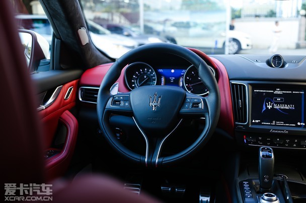 意大利风情的猛兽实拍玛莎拉蒂levantegts