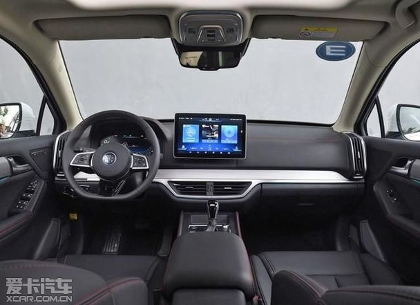 比亚迪唐燃油版的内饰一览小编总结:好了,今天关于这款车的介绍已经