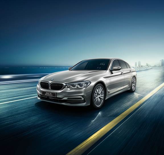 BMW两款插电式混合动力车型上市