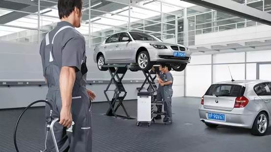 BMW ӱҪ