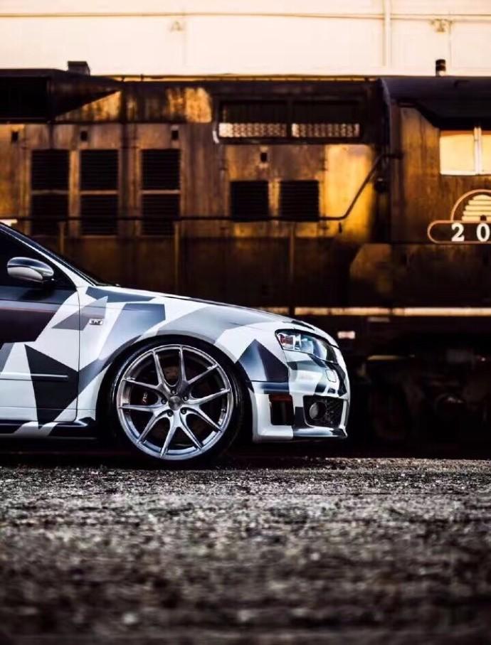 改而不装老款奥迪rs4迷彩涂装