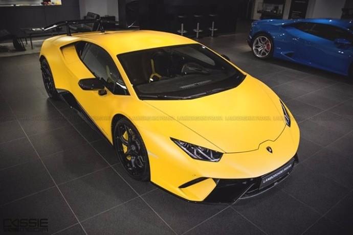 大家来侃车lamborghinihuracanperformance布拉格