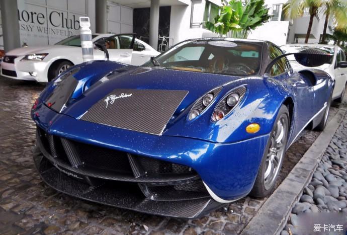 大家来侃车蓝色帕加尼huayra