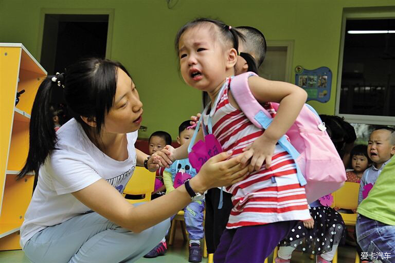 今天熊孩子开学了