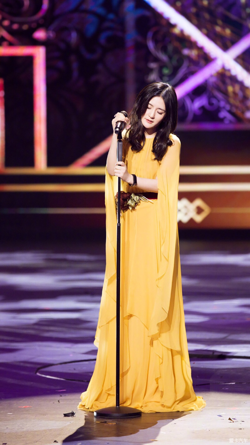 马栏山坡姐美起来也是不像话