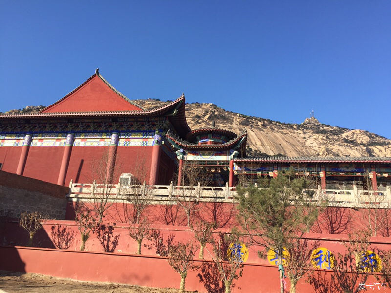 水巖寺,位於河北省昌黎縣碣石山景區的寶峰臺上,以依水傍巖得稱.