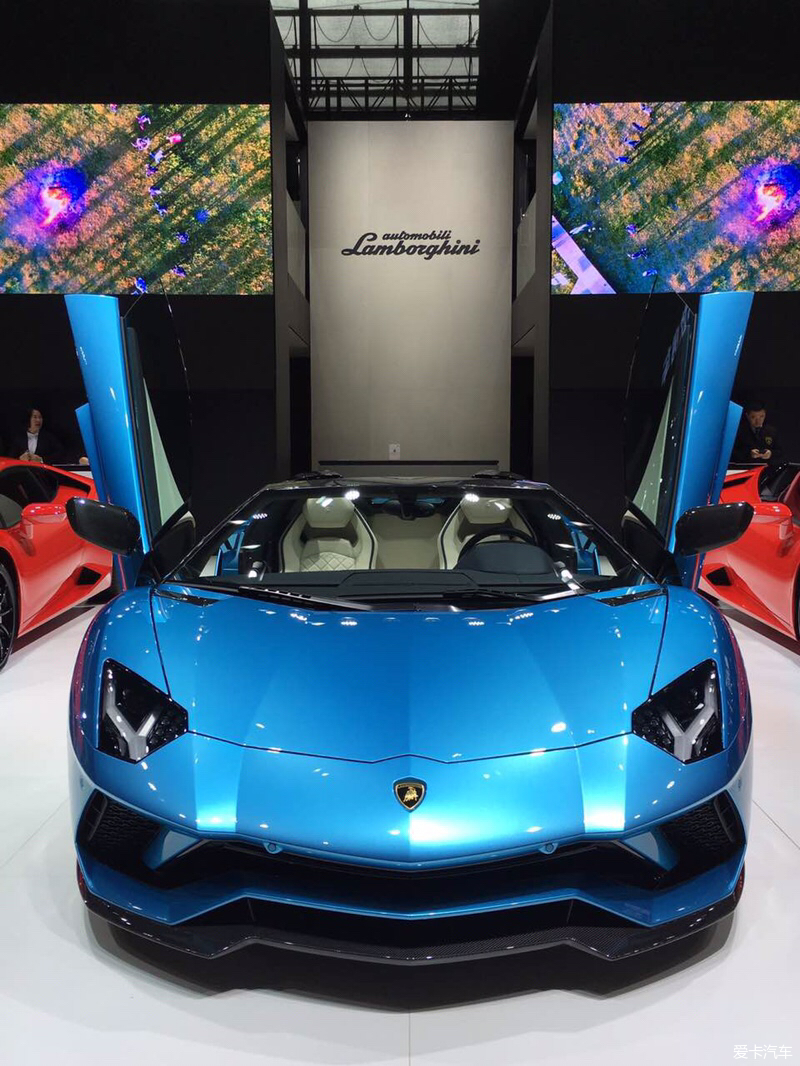 2017广州车展##就爱兰博基尼#兰博基尼展台!大牛小牛就是辣么性感!