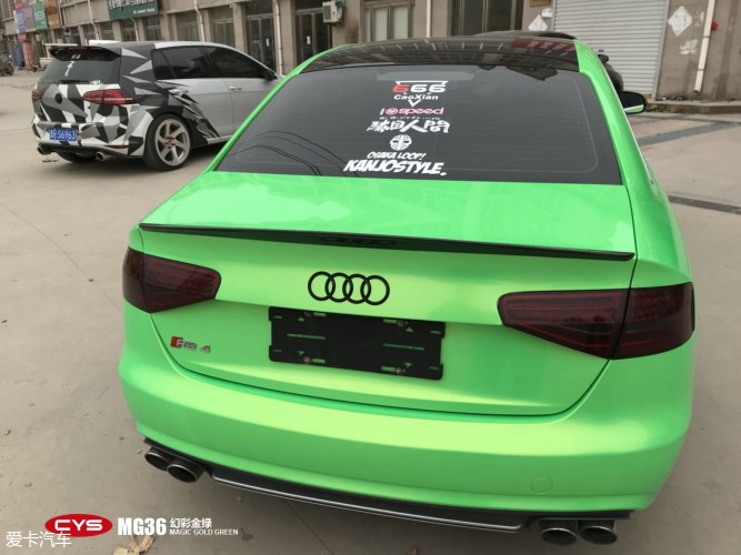 作品展示   【施工车型】奥迪a4   【施工项目】cys改色膜   【产品