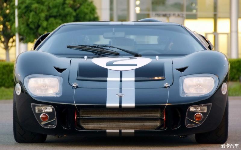 大家来侃车#这款车是为庆祝carroll shelby先生85岁的生日.