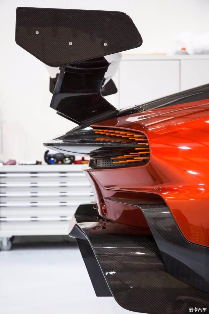 大家来侃车#火神赛道秀场, 阿斯顿马丁vulcans at the yas marina