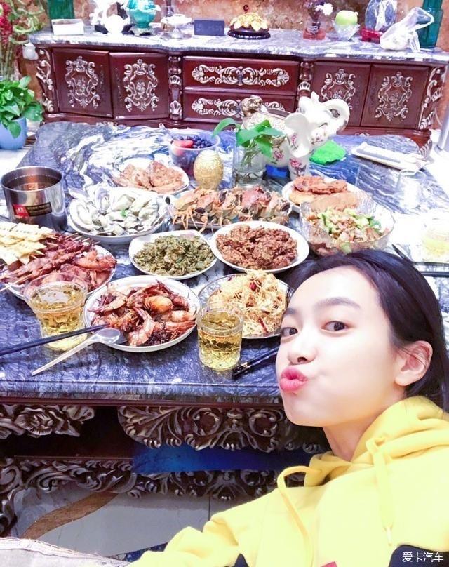 吃饭要积极#宋茜一顿饭吃出了东海龙宫的架势,这是我家一个月的伙食