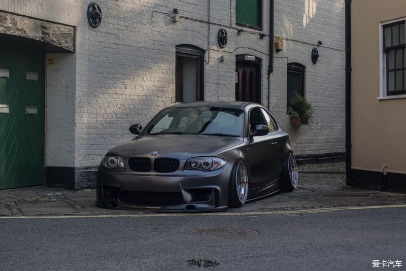 改而不装13#穿街走巷,深灰小精灵 —— bmw e82