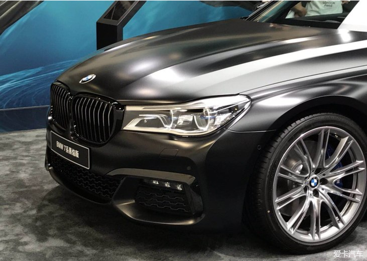 成都车展#宝马7系黑焰特别版亮相.