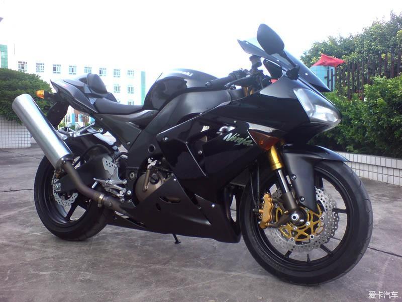 之所以称它为曼岛tt,是因为这比赛是在一个叫曼岛的小岛举行的.