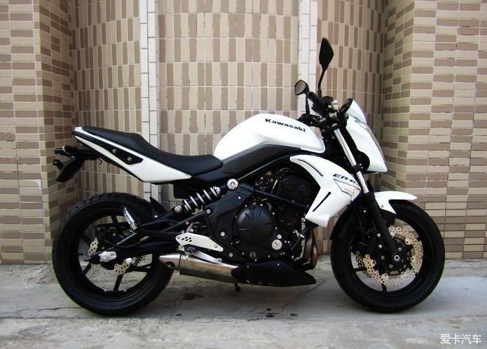 之所以称它为曼岛tt,是因为这比赛是在一个叫曼岛的小岛举行的.