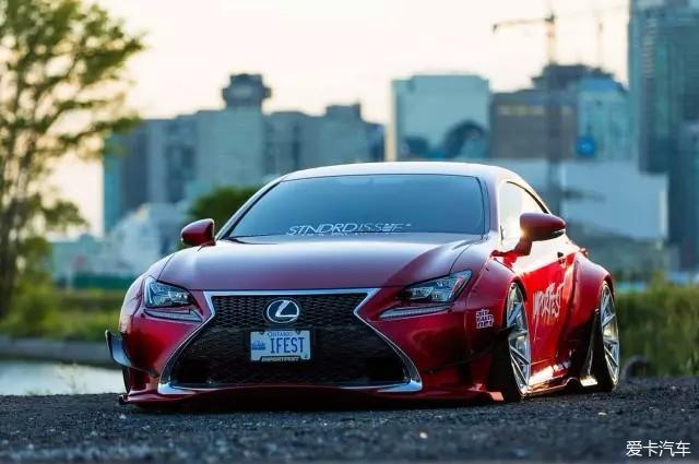 这台雷克萨斯rc350在automatrix装备了rocketbunny的全