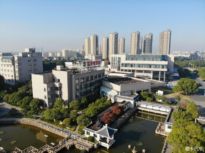 张家港馨苑度假村是一家具有苏州园林特色的张家港老牌五星级酒店餐饮