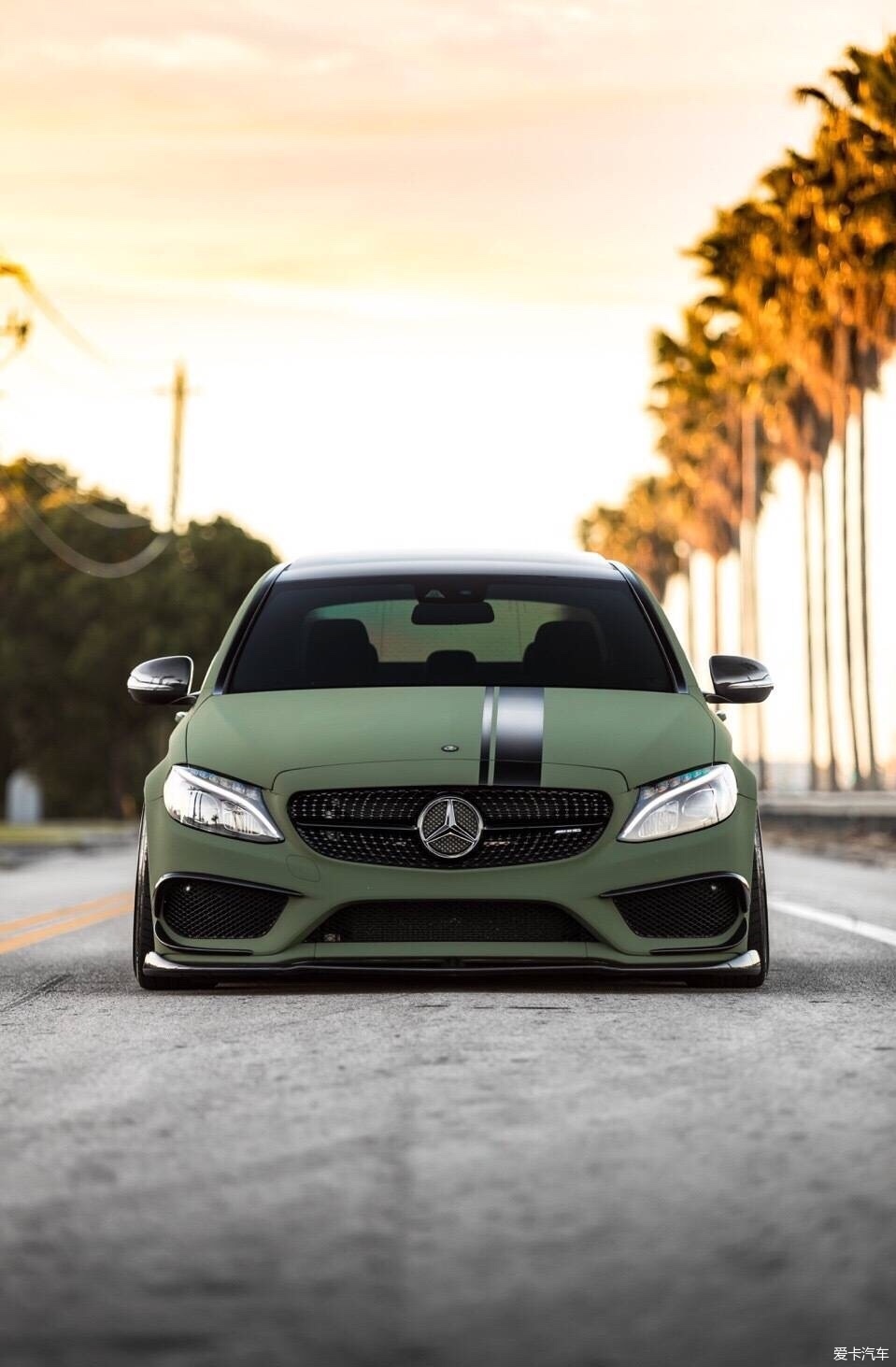奔驰amgc45s哑光邮政绿吸睛利器