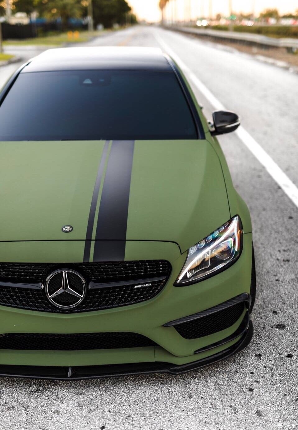 奔驰amgc45s哑光邮政绿吸睛利器
