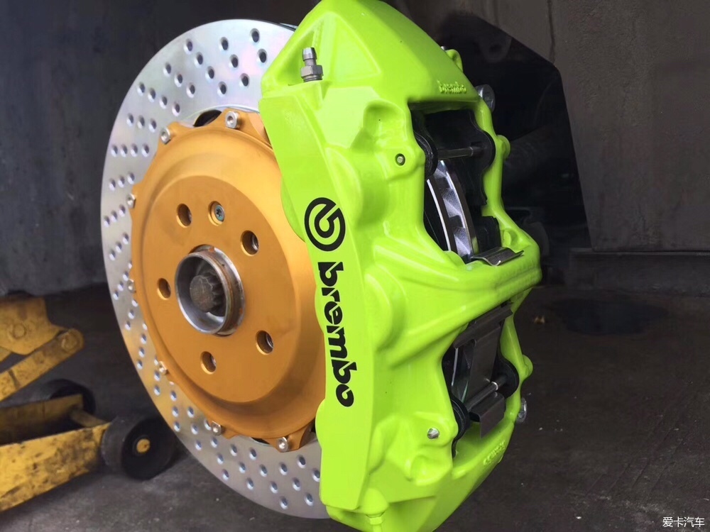 奥迪a3升级意大利brembogt6上身非常饱满猛货