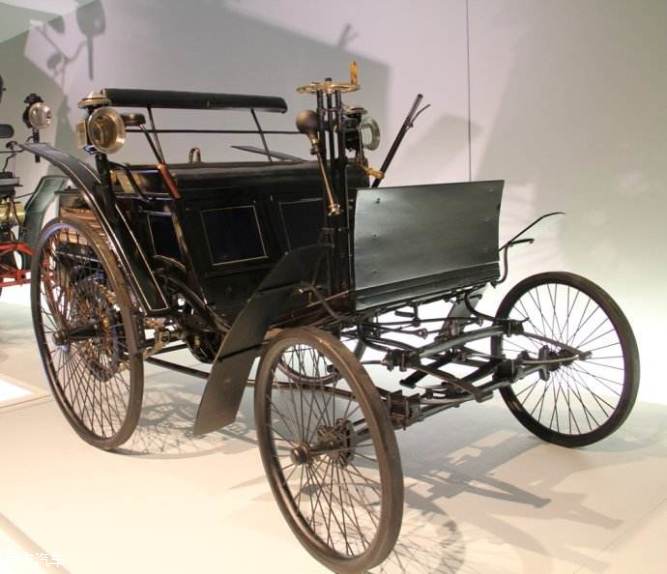 史上第一辆汽车发明人奔驰汽车创世人卡尔奔驰