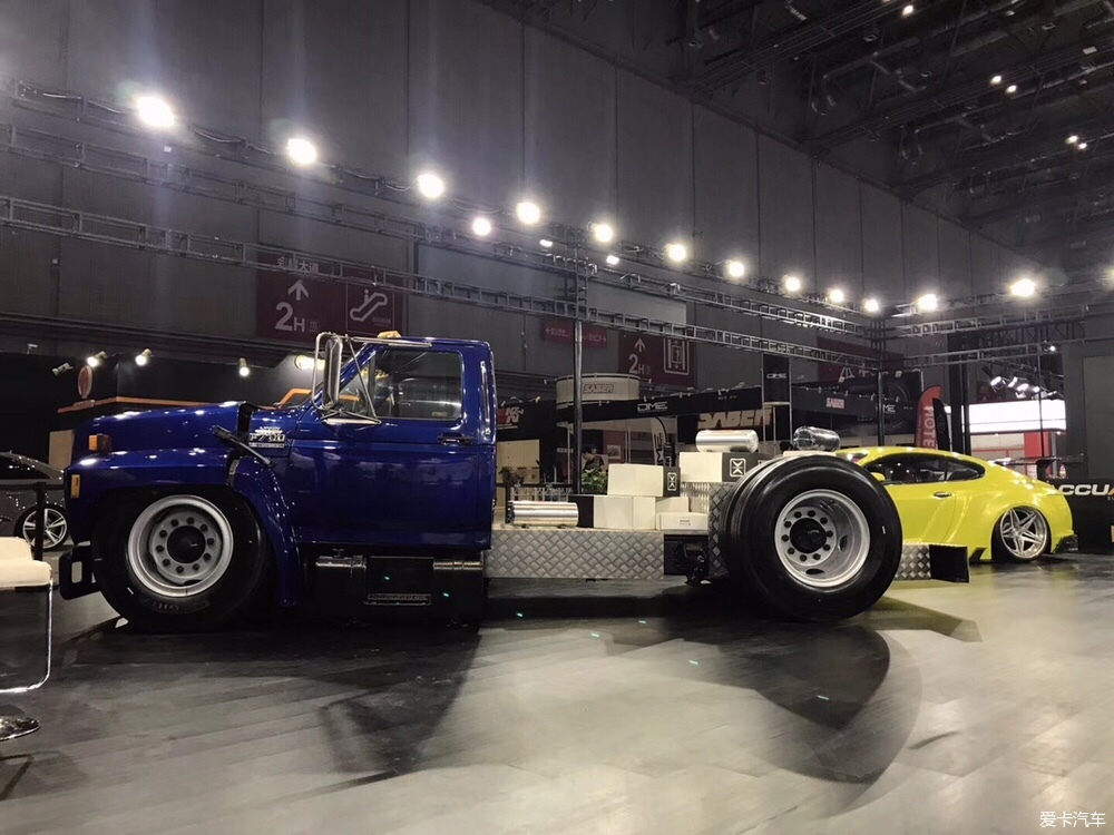 全国首台福特f700气动避震