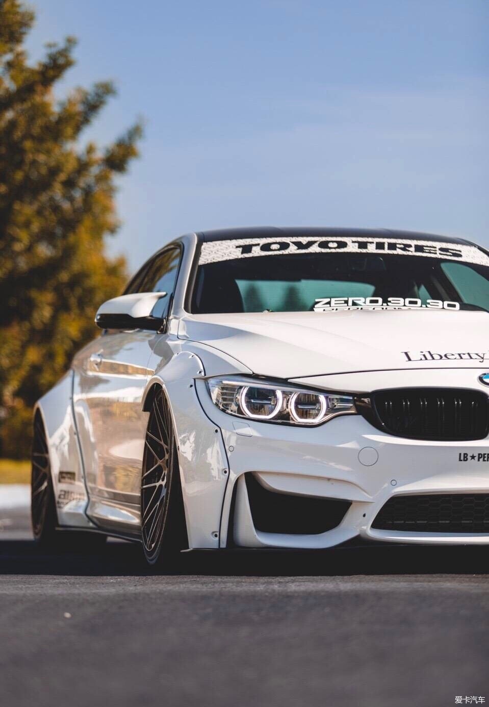 优雅白低调低趴宝马m4