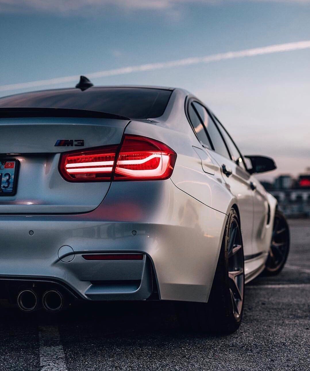 银色质感宝马m3m精髓质感强烈